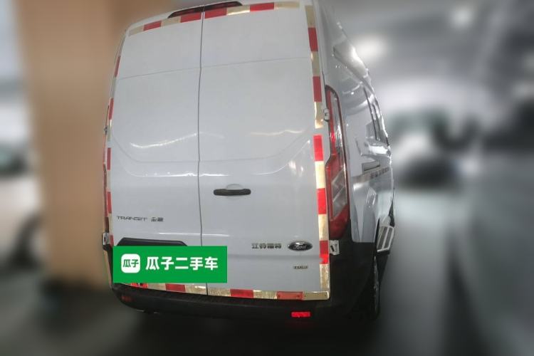 Used Ford Transit 2019 2.0T Diesel Van Mid-Chassis Mid-Roof 3-Seater China VI Standard Rear Right 45 Deg