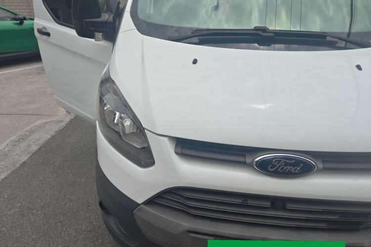 Used Ford Transit 2019 2.0T Diesel Multi-Purpose Commercial Vehicle Mid-Drive Mid-Roof 6-Seater China VI Standard Right Front Headlight