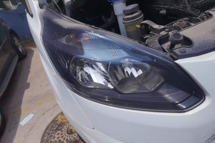 Used Ford Transit 2019 2.0T Gasoline Automatic Multi-Function Commercial Vehicle Mid-Roof 6-Seater China VI Standard Right Front Headlight