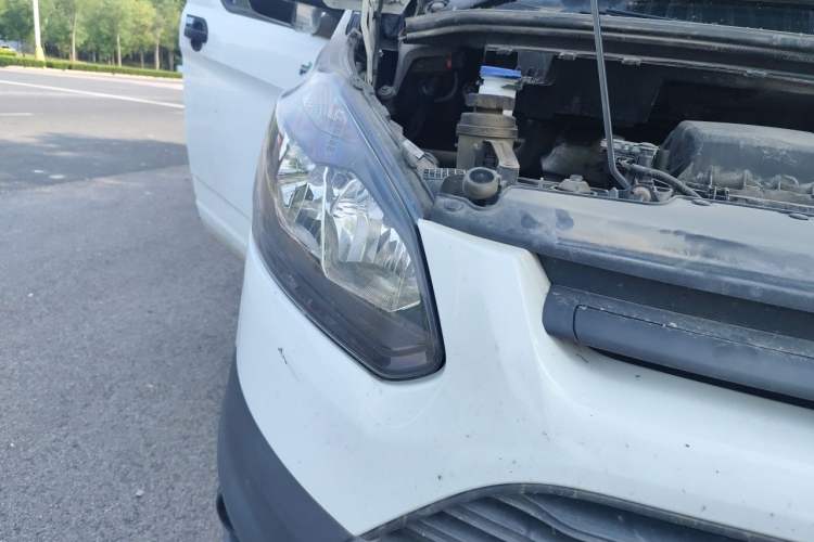 Used Ford Transit 2019 2.0T Diesel Multi-Purpose Commercial Vehicle Mid-Drive Mid-Roof 6-Seater China VI Standard Right Front Headlight
