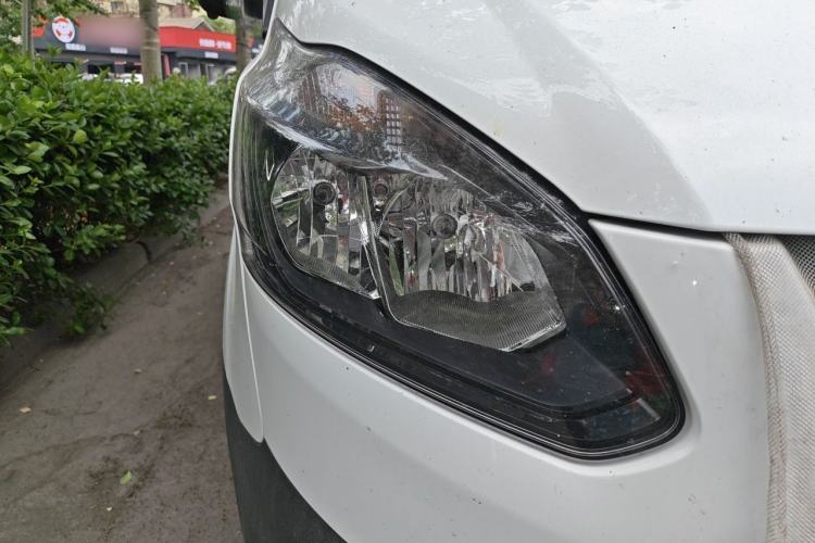 Used Ford Transit 2019 2.0T Diesel Multi-Purpose Commercial Vehicle Short Wheelbase Mid-Roof Design 6-Seater China VI Standard Right Front Headlight