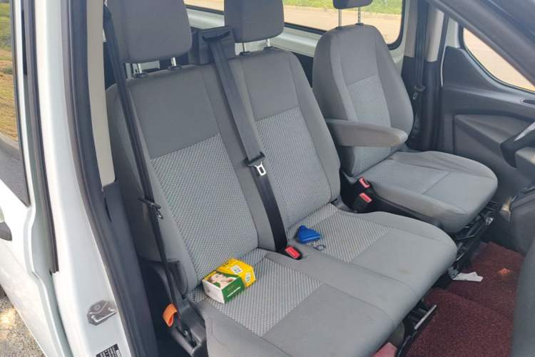 Used Ford Transit 2019 2.0T Gasoline Automatic Multi-Function Commercial Vehicle Short Wheelbase Low Roof 6-Seater China VI Standard Right Front Seat