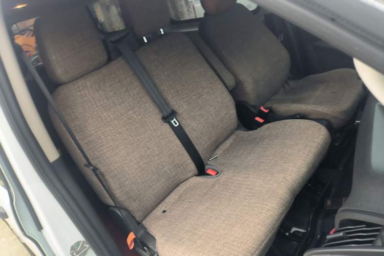 Used Ford Transit 2019 2.0T Diesel Multi-Purpose Commercial Vehicle Short Wheelbase Low Roof 6-Seater China VI Standard Right Front Seat