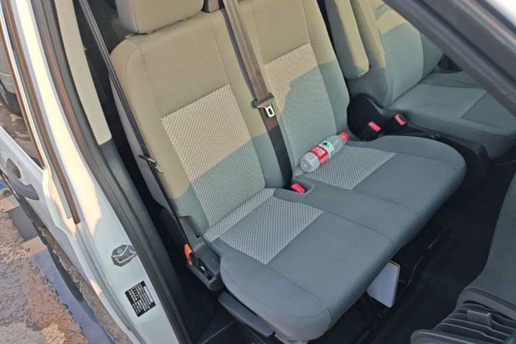 Used Ford Transit 2019 2.0T Diesel Multi-Purpose Commercial Vehicle Mid-Drive Mid-Roof 6-Seater China VI Standard Right Front Seat