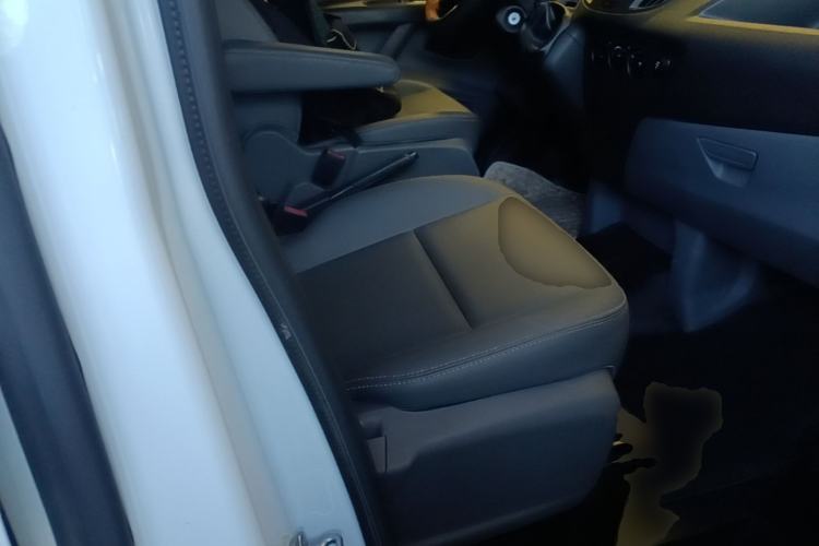 Used Ford Transit 2019 2.0T Diesel Commercial & Travel Mid-axle Mid-roof 9-Seater China VI Right Front Seat