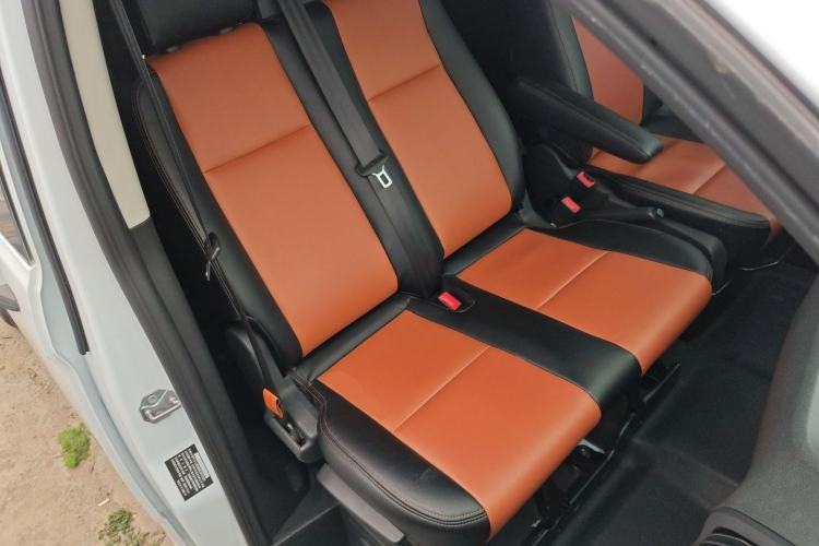 Used Ford Transit 2019 2.0T Diesel Multi-Purpose Commercial Vehicle Mid-Drive Mid-Roof 6-Seater China VI Standard Right Front Seat