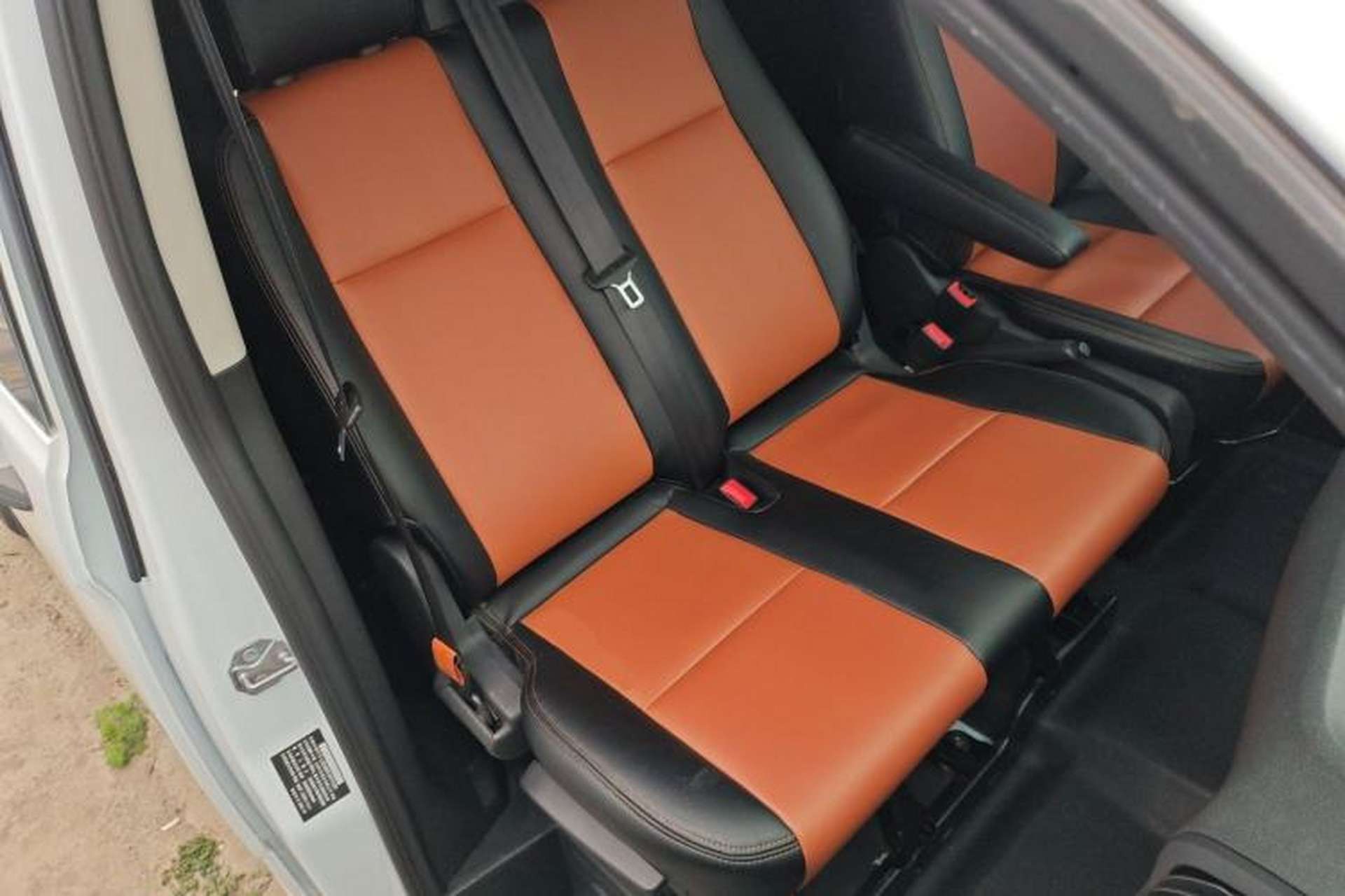Used Ford Transit 2019 2.0T Diesel Multi-Purpose Commercial Vehicle Mid-Drive Mid-Roof 6-Seater China VI Standard Right Front Seat