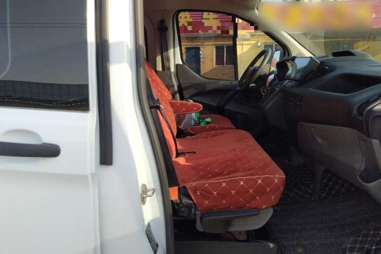 Used Ford Transit 2019 2.0T Gasoline Automatic Multi-Function Commercial Vehicle Short Wheelbase Low Roof 6-Seater China VI Standard Right Front Seat