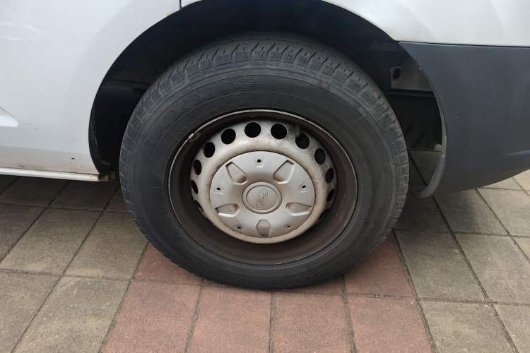 Used Ford Transit 2019 2.0T Gasoline Multi-Purpose Commercial Vehicle Mid-Drive Mid-Roof 6-Seater China VI Standard Right Front Wheel Hub