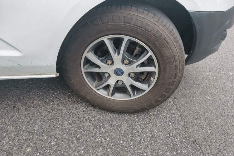 Used Ford Transit 2019 2.0T Diesel Multi-Purpose Commercial Vehicle Mid-Drive Mid-Roof 6-Seater China VI Standard Right Front Wheel Hub
