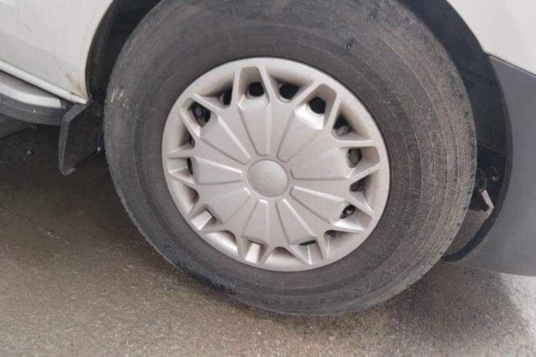 Used Ford Transit  Right Front Wheel Hub