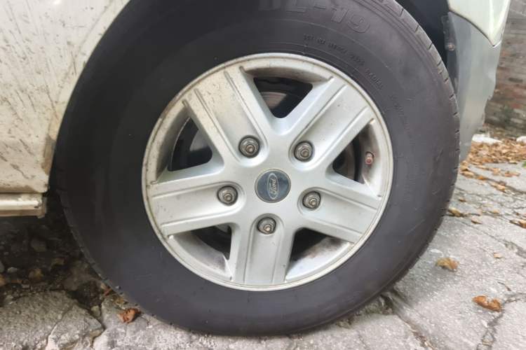 Used Ford Transit  Right Front Wheel Hub
