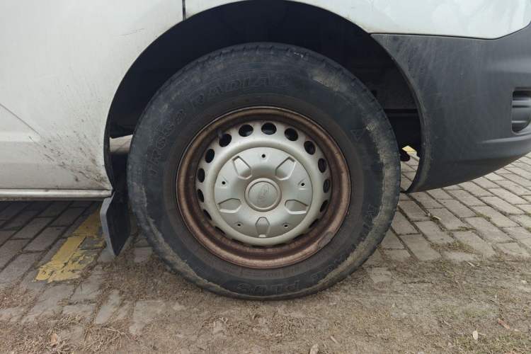 Used Ford Transit 2019 2.0T Diesel Multi-Purpose Commercial Vehicle Short Wheelbase Low Roof 6-Seater China VI Standard Right Front Wheel Hub