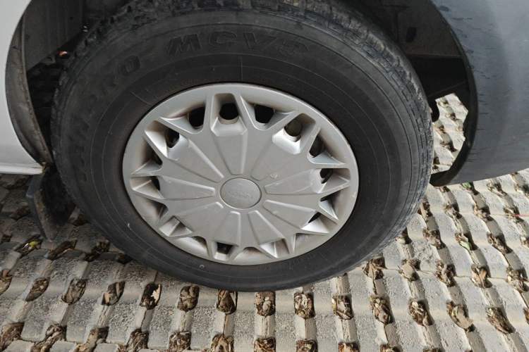 Used Ford Transit  Right Front Wheel Hub