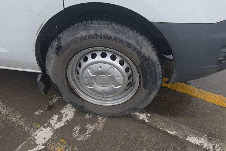 Used Ford Transit 2019 2.0T Diesel Multi-Purpose Commercial Vehicle Short Wheelbase Low Roof 6-Seater China VI Standard Right Front Wheel Hub