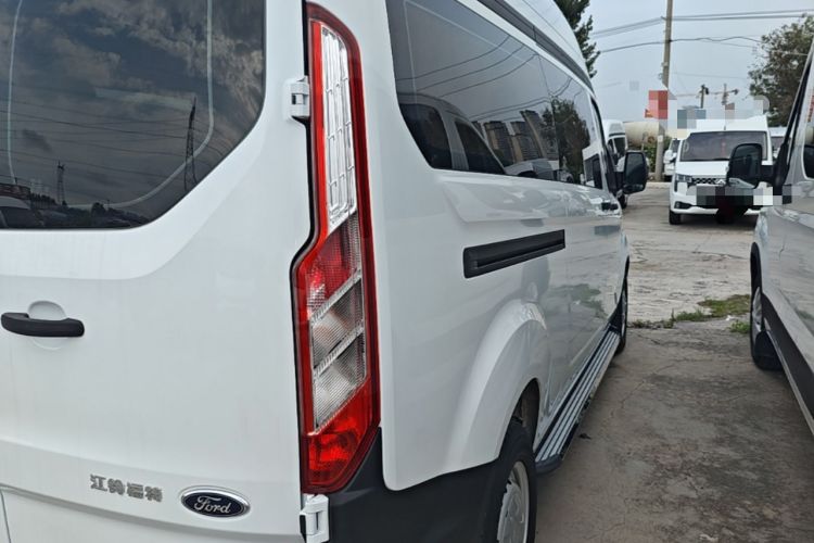 Used Ford Transit 2019 2.0T Gasoline Automatic Multi-Function Commercial Vehicle Mid-Roof 6-Seater China VI Standard Right Rear Taillight
