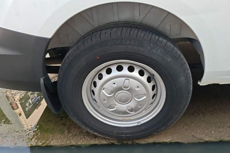 Used Ford Transit 2019 2.0T Diesel Multi-Purpose Commercial Vehicle Mid-Drive Mid-Roof 6-Seater China VI Standard Right Rear Wheel Hub