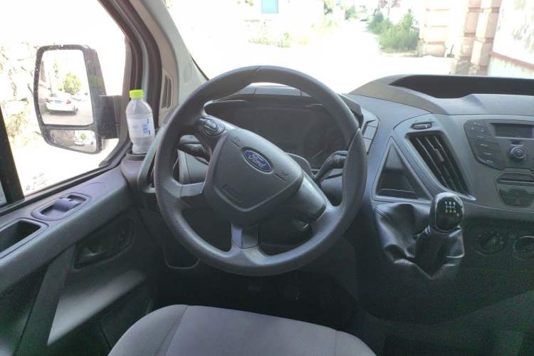 Used Ford Transit 2019 2.0T Diesel Multi-Purpose Commercial Vehicle Short Wheelbase Low Roof 6-Seater China VI Standard Steering Wheel