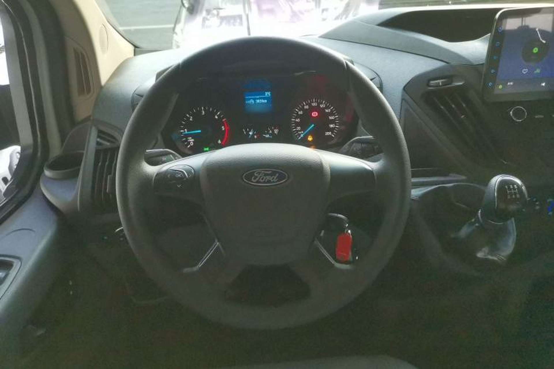 Used Ford Transit 2019 2.0T Diesel Multi-Purpose Commercial Vehicle Short Wheelbase Low Roof 6-Seater China VI Standard Steering Wheel
