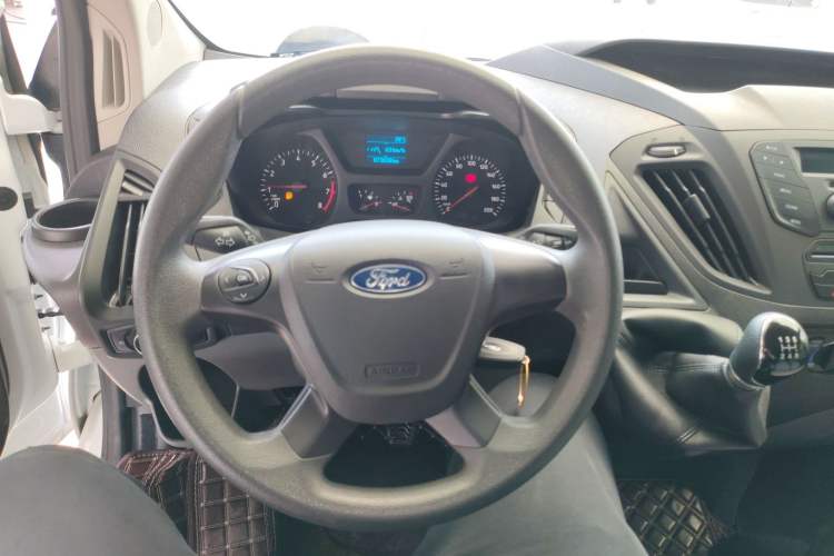 Used Ford Transit 2019 2.0T Gasoline Multi-Purpose Commercial Vehicle Short Wheelbase Low Roof 6-Seater China VI Standard Steering Wheel