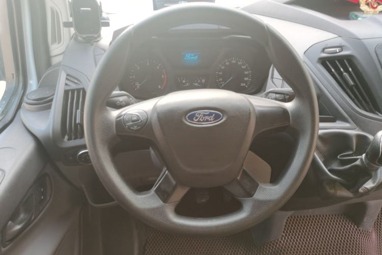 Used Ford Transit 2019 2.0T Diesel Multi-Purpose Commercial Vehicle Short Wheelbase Mid-Roof Design 6-Seater China VI Standard Steering Wheel