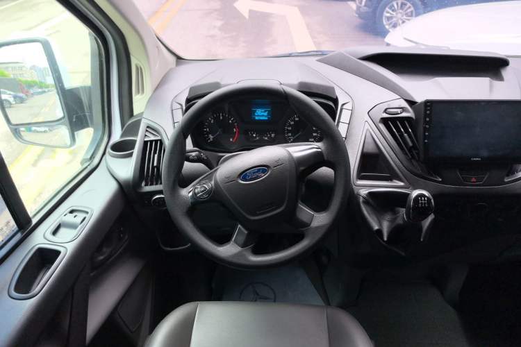 Used Ford Transit 2019 2.0T Diesel Business & Travel Mid-Drive Mid-Roof 7-Seater China VI Standard Steering Wheel