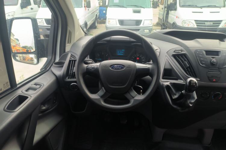 Used Ford Transit 2019 2.0T Diesel Multi-Purpose Commercial Vehicle Short Wheelbase Low Roof 6-Seater China VI Standard Steering Wheel