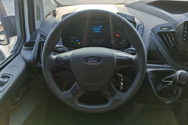 Used Ford Transit 2019 2.0T Diesel Multi-Purpose Commercial Vehicle Mid-Drive Mid-Roof 6-Seater China VI Standard Steering Wheel