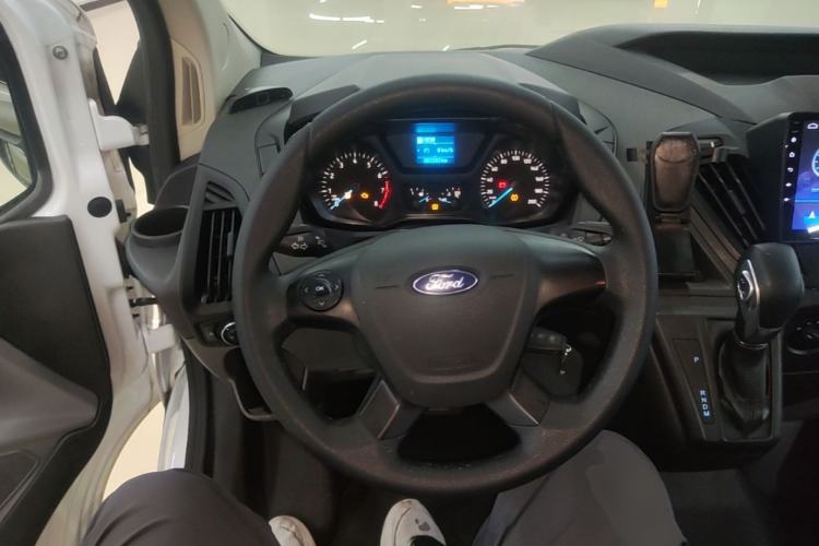 Used Ford Transit 2019 2.0T Gasoline Automatic Multi-Function Commercial Vehicle Short Wheelbase Low Roof 6-Seater China VI Standard Steering Wheel