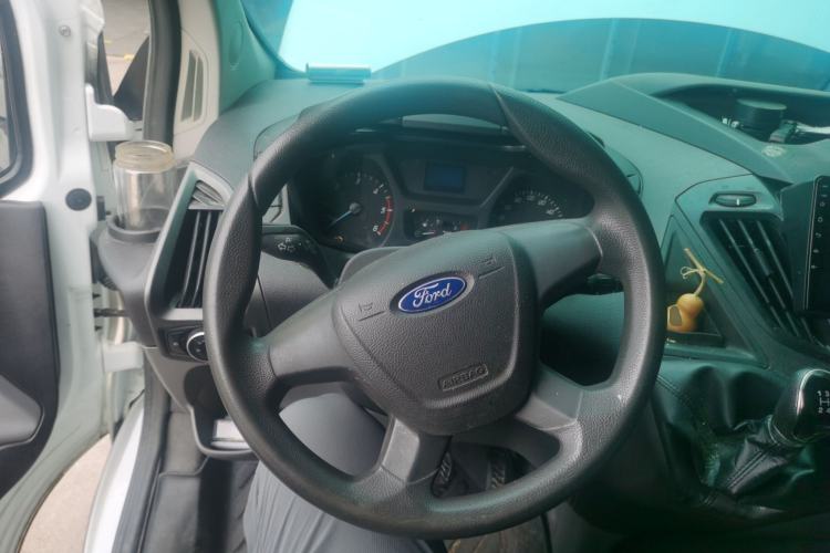 Used Ford Transit 2019 2.0T Diesel Van Short Wheelbase Low Roof 3-Seater China VI Standard Steering Wheel