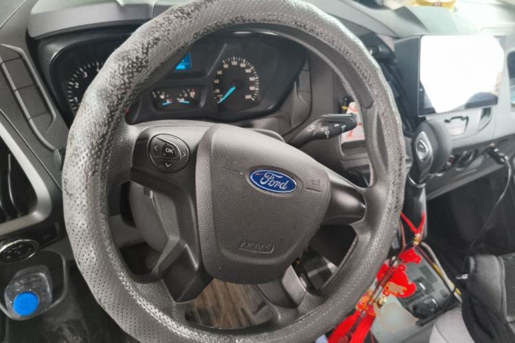 Used Ford Transit 2019 2.0T Gasoline Automatic Multi-Function Commercial Vehicle Short Wheelbase Low Roof 6-Seater China VI Standard Steering Wheel