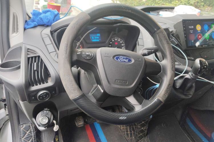 Used Ford Transit 2019 2.0T Diesel Business & Travel Mid-Drive Mid-Roof 7-Seater China VI Standard Steering Wheel