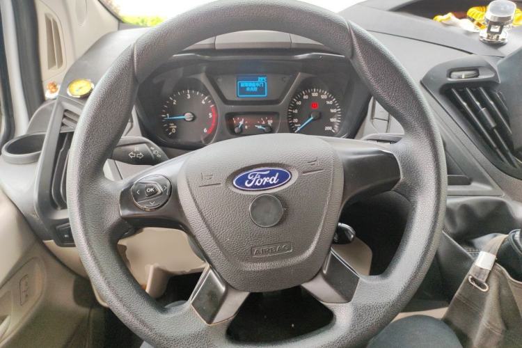 Used Ford Transit 2019 2.0T Diesel Commercial & Travel Short Wheelbase Low-Roof 7-Seater China VI Standard Steering Wheel