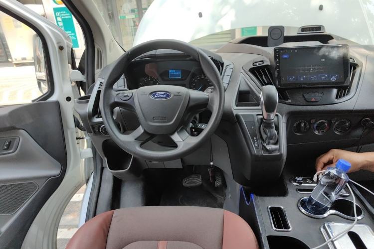 Used Ford Transit 2019 2.0T Gasoline Automatic Multi-Function Commercial Vehicle Mid-Roof 6-Seater China VI Standard Steering Wheel