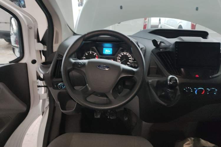 Used Ford Transit 2019 2.0T Diesel Multi-Purpose Commercial Vehicle Mid-Drive Mid-Roof 6-Seater China VI Standard Steering Wheel