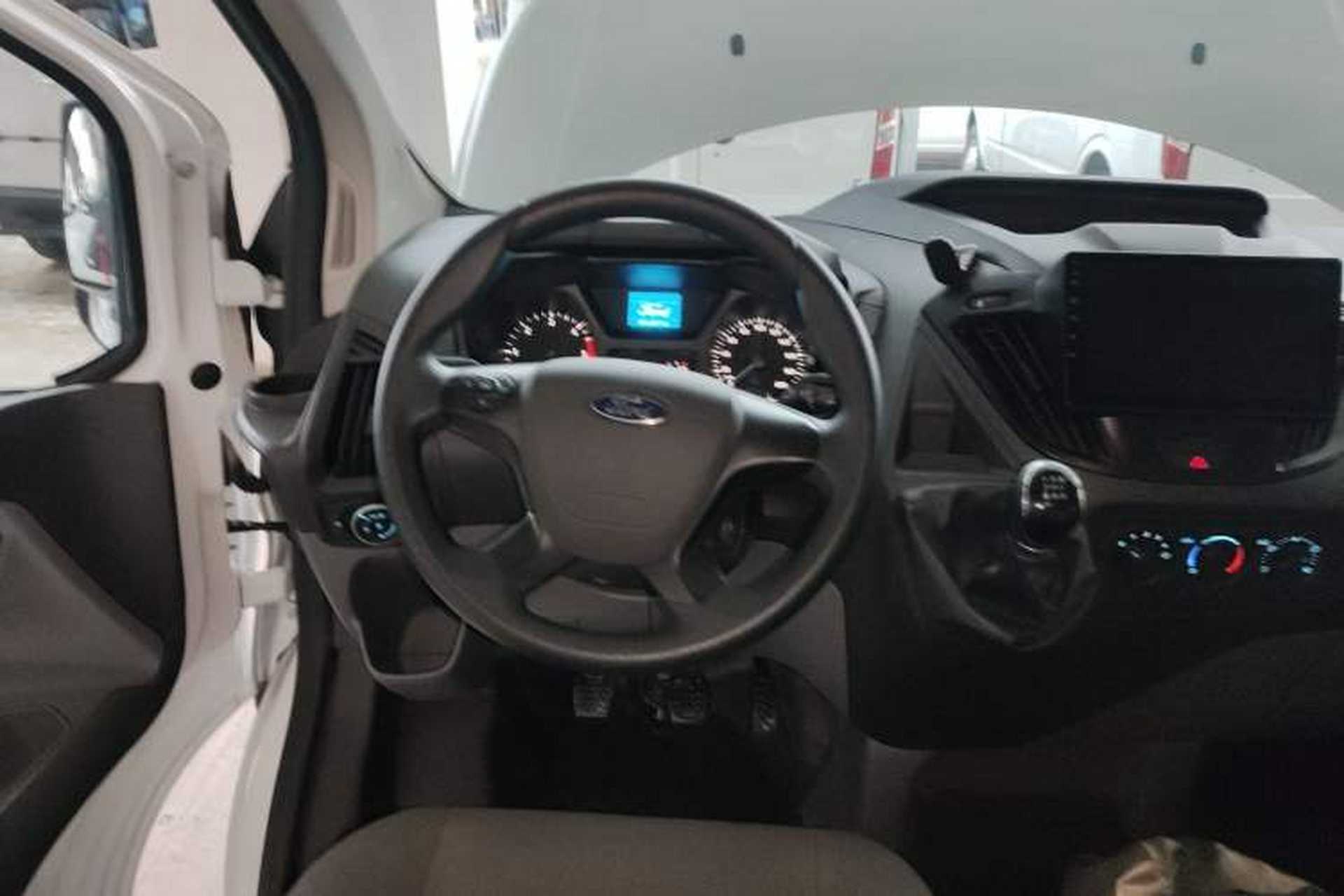 Used Ford Transit 2019 2.0T Diesel Multi-Purpose Commercial Vehicle Mid-Drive Mid-Roof 6-Seater China VI Standard Steering Wheel