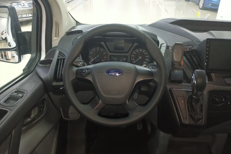 Used Ford Transit 2019 2.0T Gasoline Automatic Multi-Function Commercial Vehicle Short Wheelbase Low Roof 6-Seater China VI Standard Steering Wheel