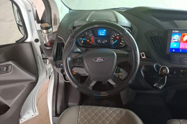 Used Ford Transit 2019 2.0T Diesel Multi-Purpose Commercial Vehicle Mid-Drive Mid-Roof 6-Seater China VI Standard Steering Wheel