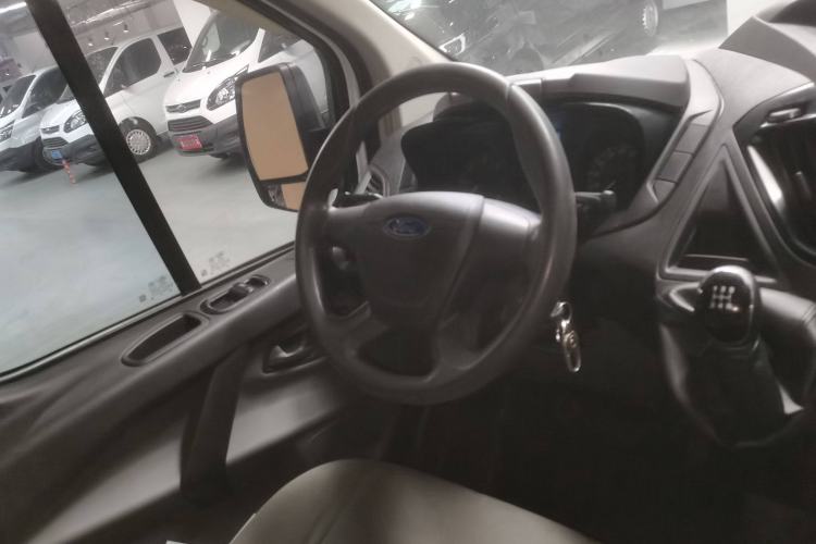 Used Ford Transit 2019 2.0T Diesel Van Mid-Chassis Mid-Roof 3-Seater China VI Standard Steering Wheel