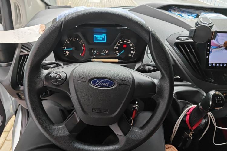 Used Ford Transit 2019 2.0T Diesel Multi-Purpose Commercial Vehicle Short Wheelbase Low Roof 6-Seater China VI Standard Steering Wheel