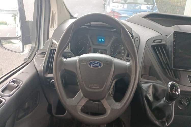 Used Ford Transit 2019 2.0T Diesel Multi-Purpose Commercial Vehicle Mid-Drive Mid-Roof 6-Seater China VI Standard Steering Wheel