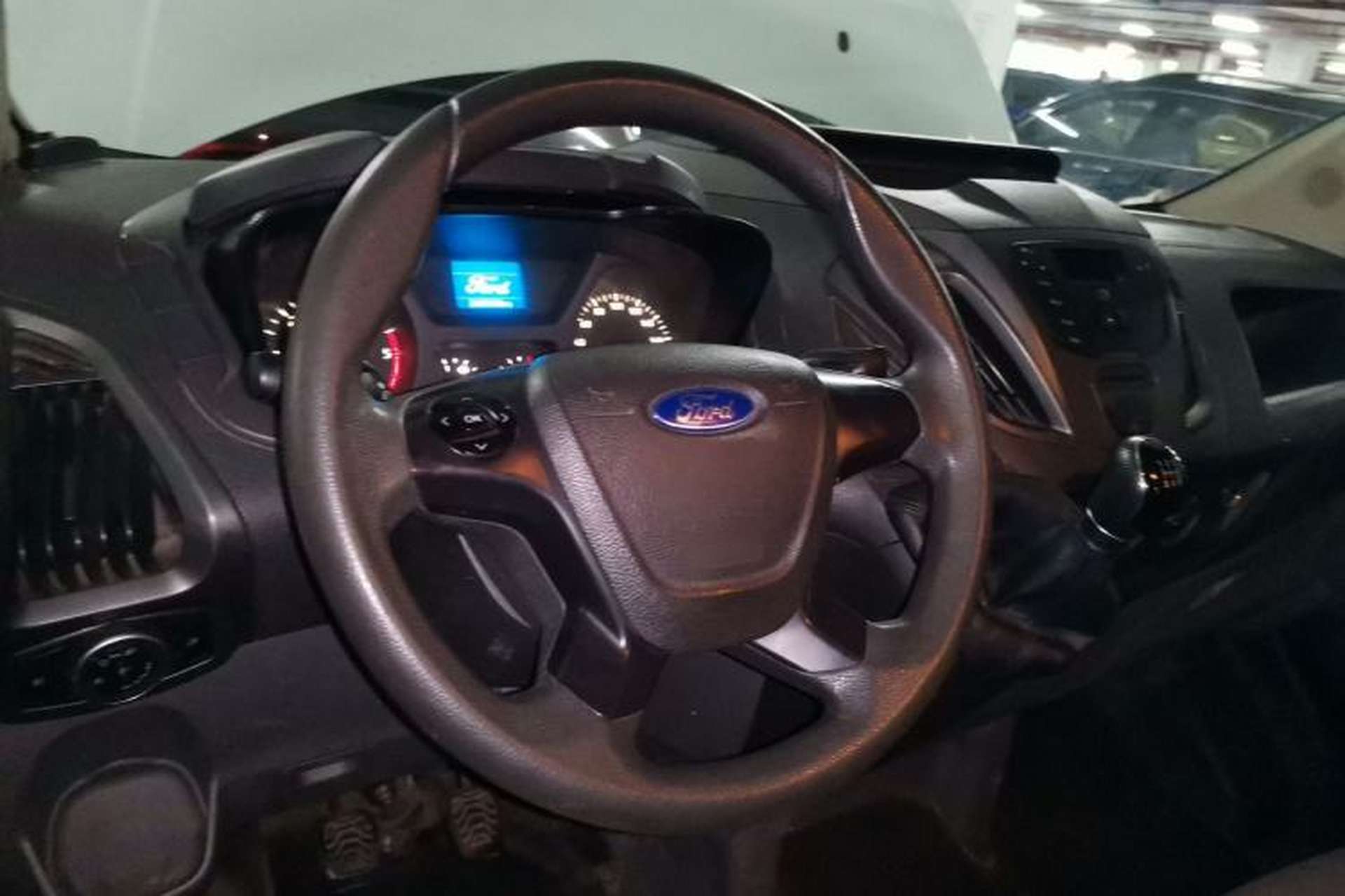 Used Ford Transit 2019 2.0T Diesel Multi-Purpose Commercial Vehicle Short Wheelbase Low Roof 6-Seater China VI Standard Steering Wheel