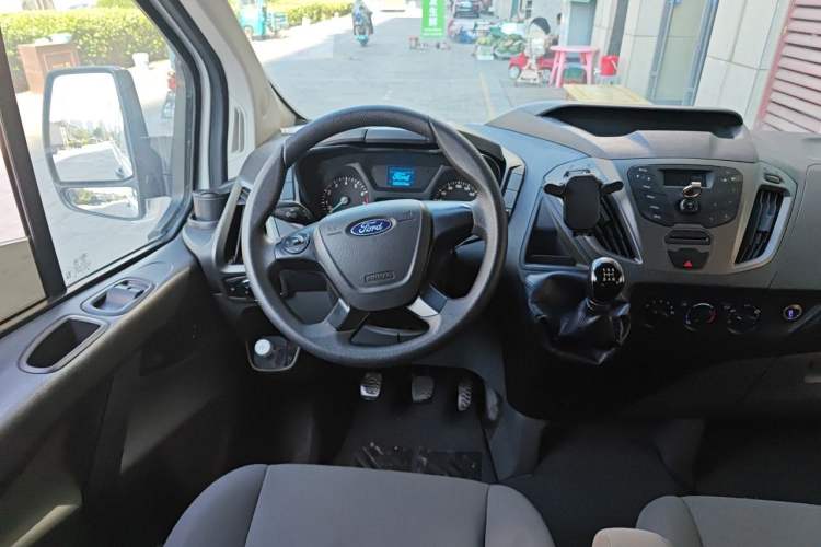 Used Ford Transit 2019 2.0T Gasoline Multi-Purpose Commercial Vehicle Short Wheelbase Low Roof 6-Seater China VI Standard Steering Wheel