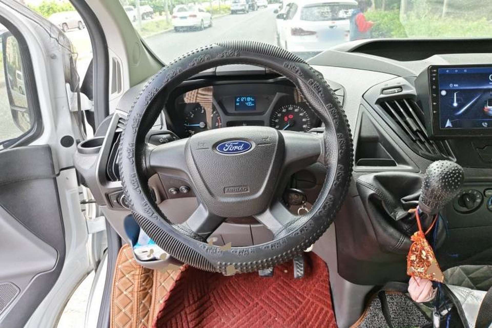 Used Ford Transit 2019 2.0T Diesel Multi-Purpose Commercial Vehicle Short Wheelbase Mid-Roof Design 6-Seater China VI Standard Steering Wheel