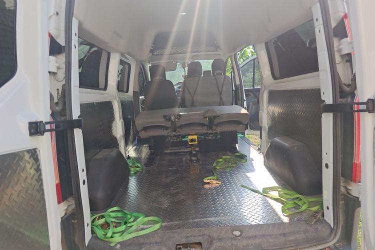 Used Ford Transit 2019 2.0T Diesel Multi-Purpose Commercial Vehicle Mid-Drive Mid-Roof 6-Seater China VI Standard Trunk