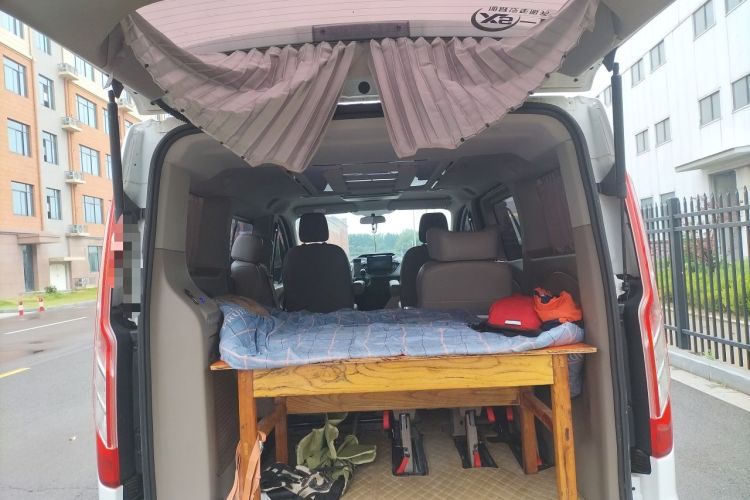 Used Ford Transit 2019 2.0T Diesel Commercial & Travel Short Wheelbase Low-Roof 7-Seater China VI Standard Trunk
