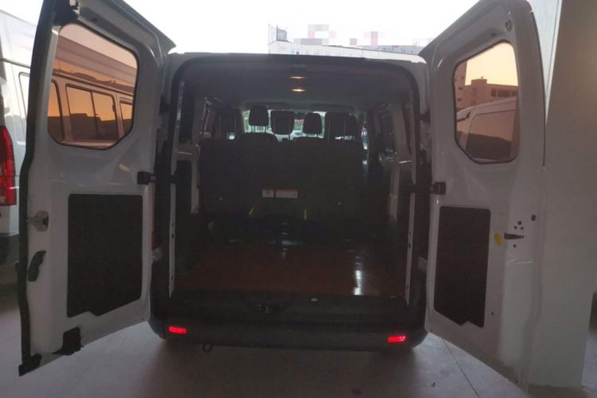 Used Ford Transit 2019 2.0T Diesel Multi-Purpose Commercial Vehicle Short Wheelbase Low Roof 6-Seater China VI Standard Trunk