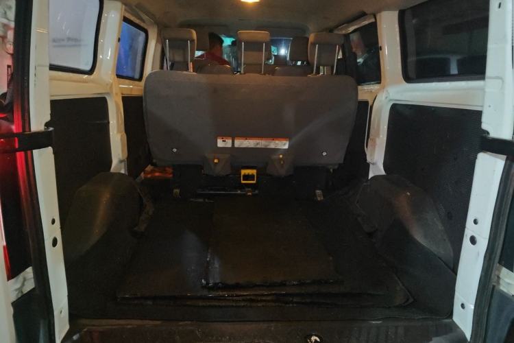 Used Ford Transit 2019 2.0T Diesel Multi-Purpose Commercial Vehicle Short Wheelbase Low Roof 6-Seater China VI Standard Trunk