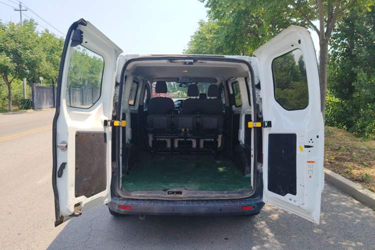 Used Ford Transit 2019 2.0T Gasoline Automatic Multi-Function Commercial Vehicle Short Wheelbase Low Roof 6-Seater China VI Standard Trunk
