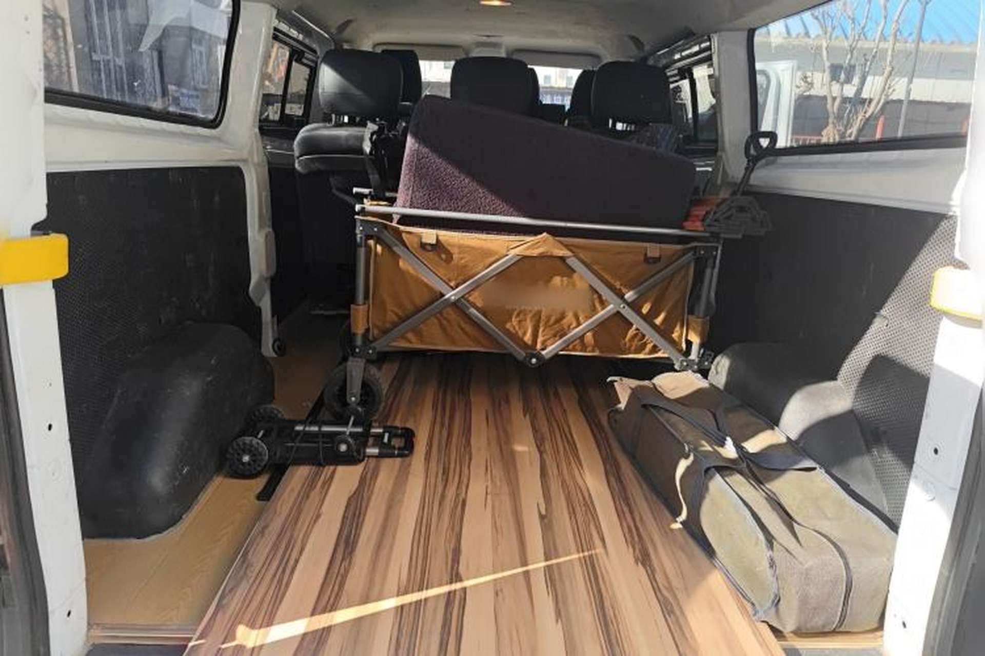 Used Ford Transit 2019 2.0T Gasoline Multi-Purpose Commercial Vehicle Mid-Drive Mid-Roof 6-Seater China VI Standard Trunk